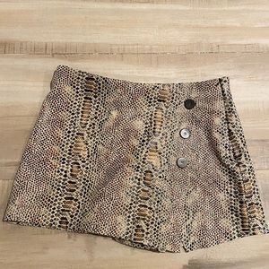 Zara snakeskin print skort/ shorts